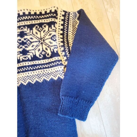 Vintage XL Wool Sweater Nordic Blue Cream Snowflakes Hand Knit 80's Cottagecore - Picture 4 of 4